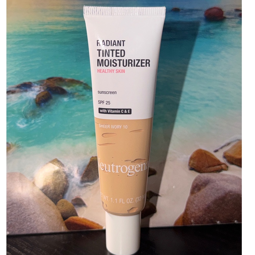 Neutrogena Radiant Tinted Moisturizer SPF 25 Sheer‎ Ivory 10 Vitamin C E 1.1oz